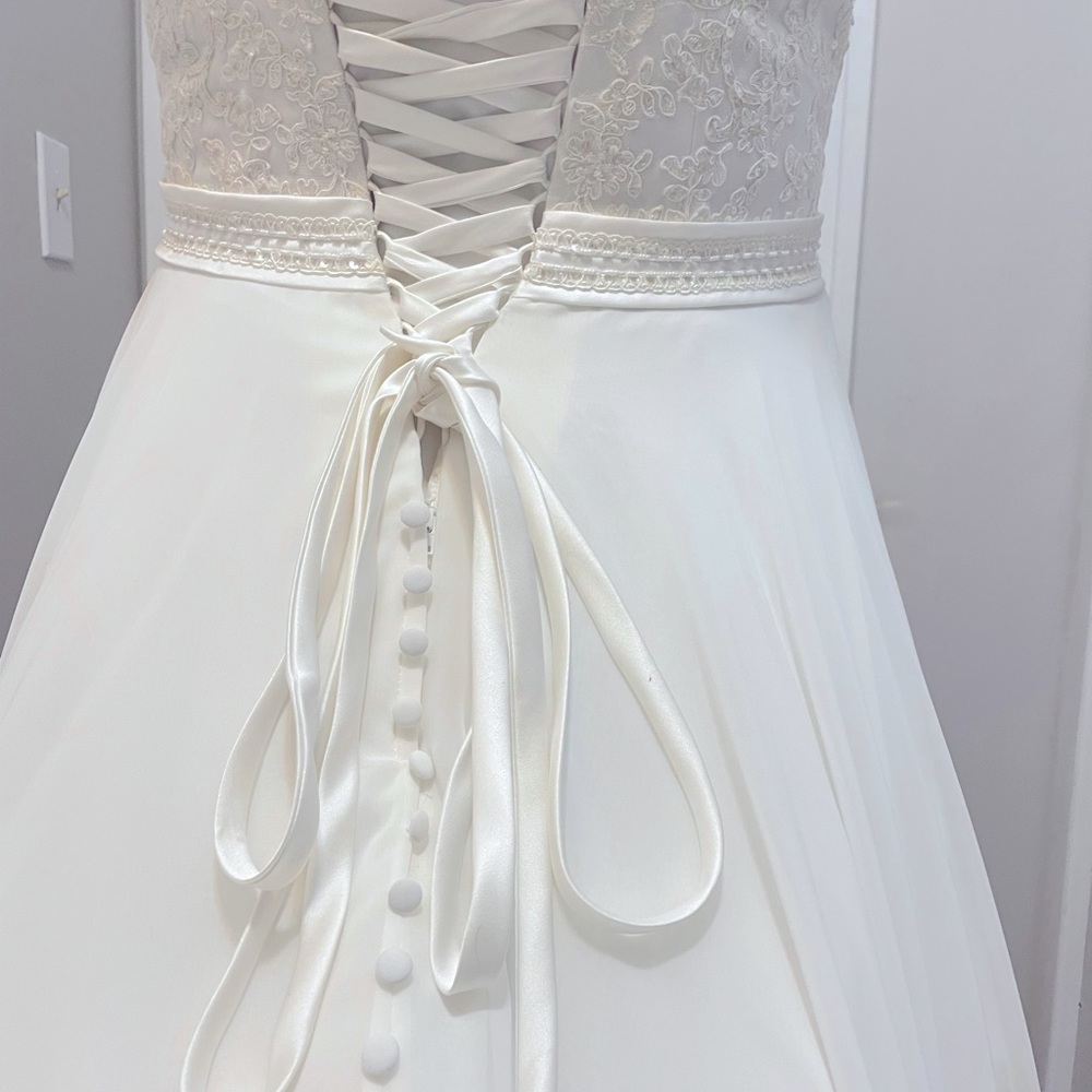 Lea Ann Wedding Gown (worn once)